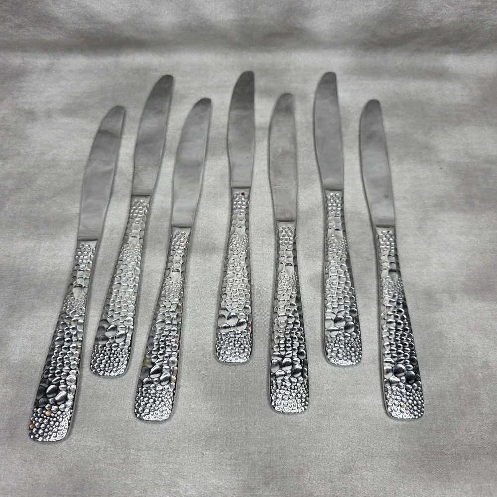 (X7) Hammered Silver Tone Dinner Knives 9 3/8
